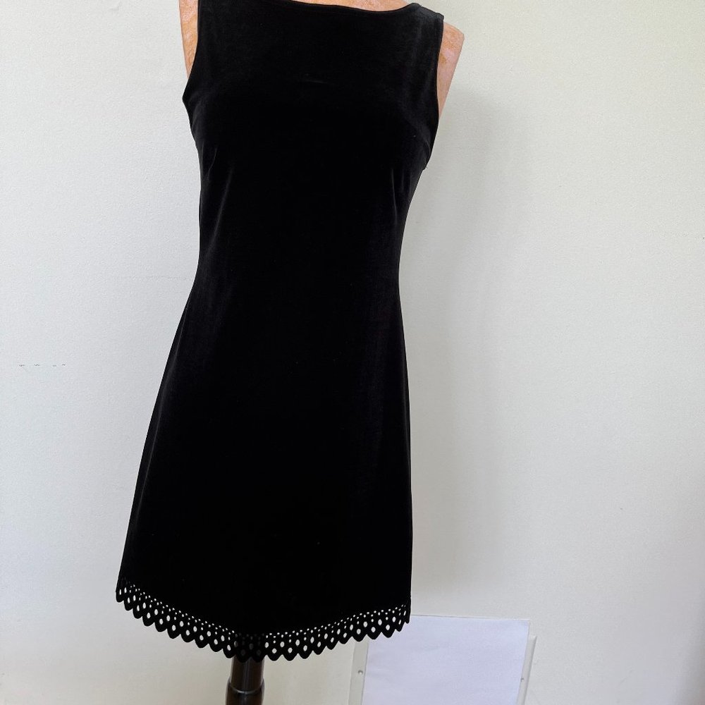 Black Velvet sleeveless dress, Size M, Mac & Maggie